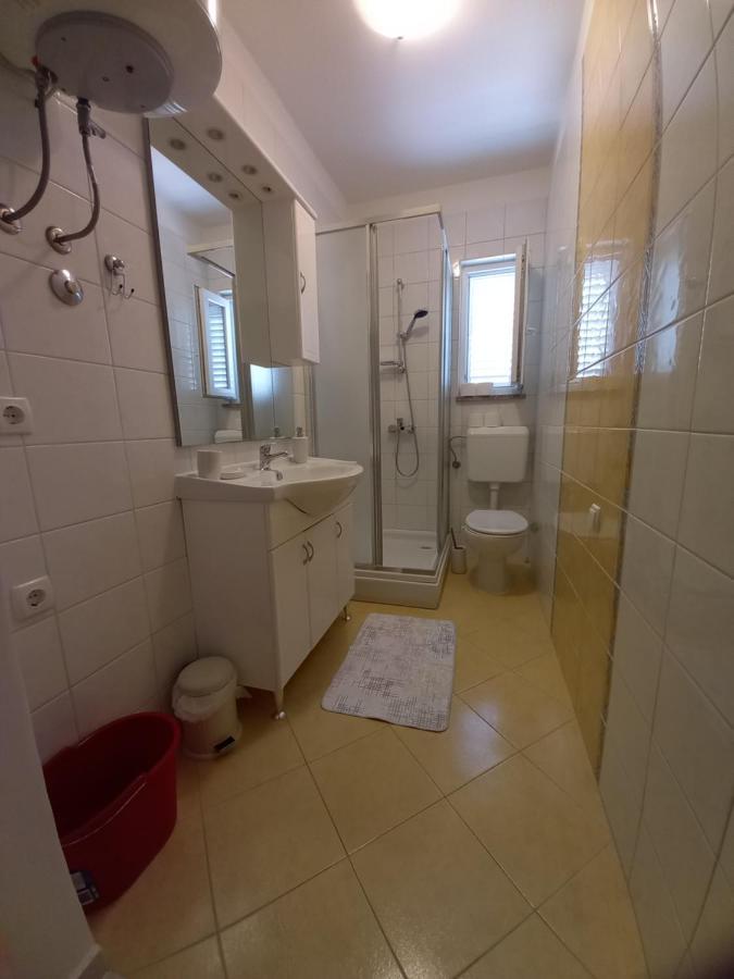 Apartmani Dijana Palit Exterior foto