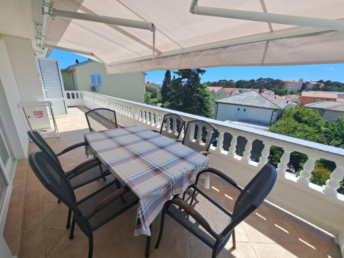 Apartmani Dijana Palit Exterior foto