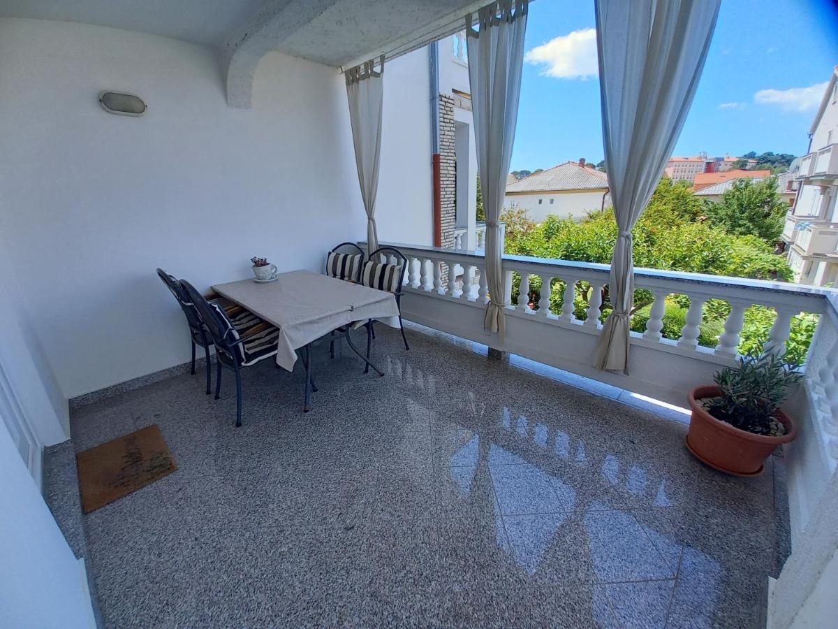 Apartmani Dijana Palit Exterior foto