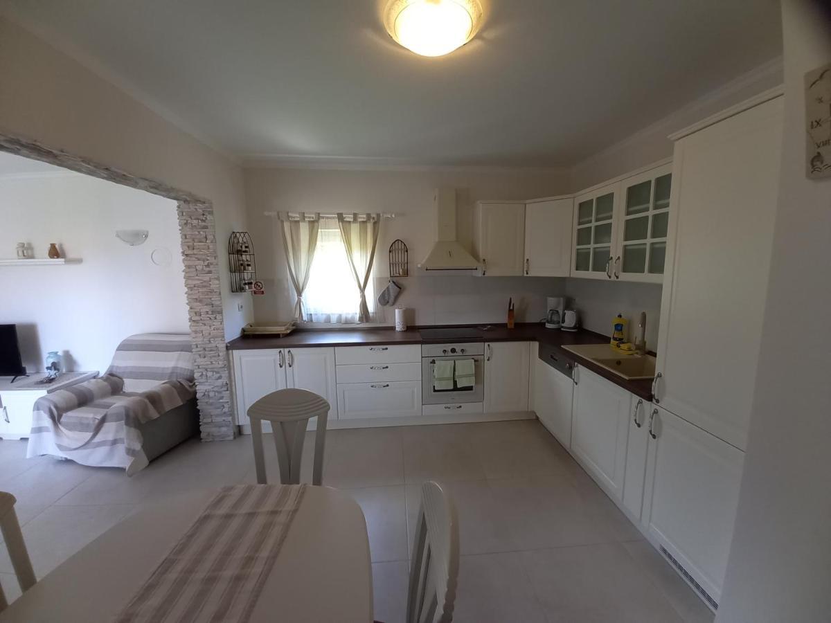 Apartmani Dijana Palit Exterior foto