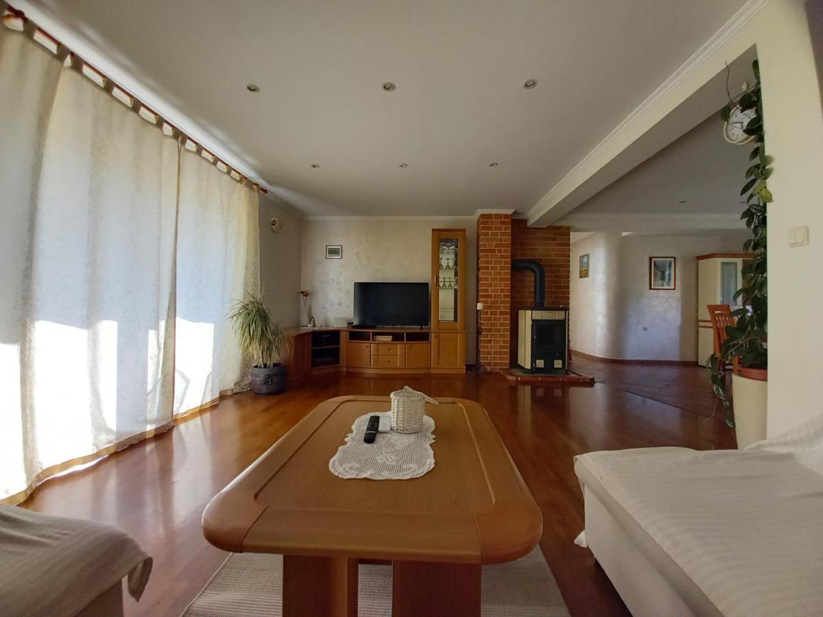 Apartmani Dijana Palit Exterior foto